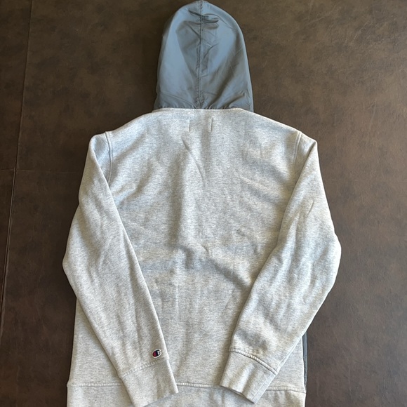Men’s Grey Champion Half-Zip; Size: M - Picture 8 of 9